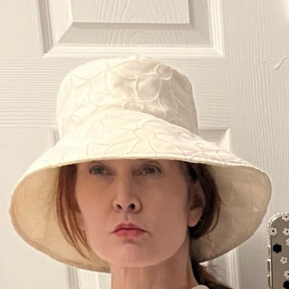 Vintage Gilles Francois Paris Ivory White Embroidered Floral Overlay Bucket - Picture 2 of 5